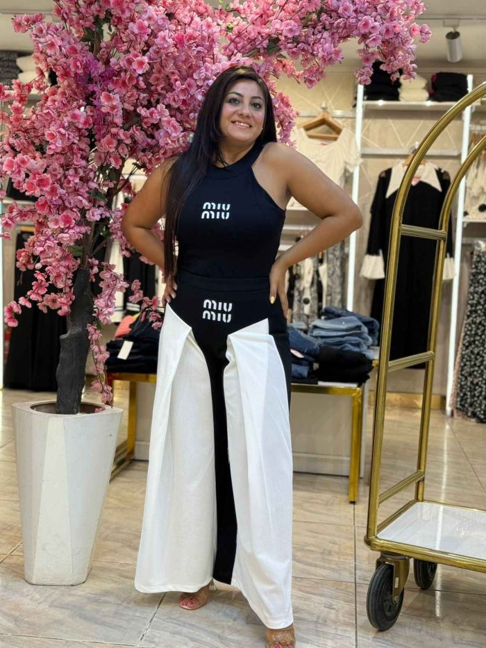 Set Two Pieces Sleeveless Top & Wide Leg Pants - Image 4