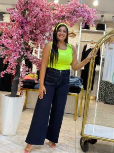 ALO Plain Color Sleeveless Top With Bandana - Image 8
