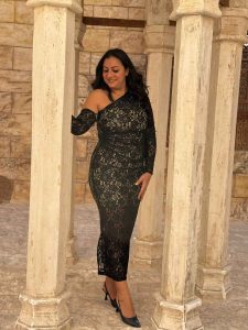 ⁦فستان تٌل وان شولدر كم طويل⁩ - الصورة ⁦10⁩