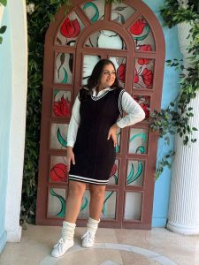 ⁦فستان قصير بدون اكمام بخط ابيض⁩ - الصورة ⁦13⁩