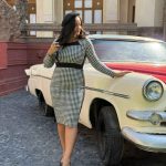 فستان قصيرابيض و اسود بأكمام طويلة