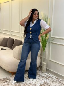 Sleeveless Jeans Vest With Gold Broochs - Image 4