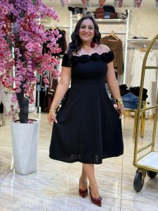 ⁦Off Shoulder Plain Color Front Flowers Long Dress⁩ - الصورة ⁦7⁩