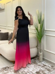 Sleeveless Plain Color Side Gold Brooch Top - Image 7