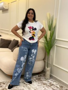 Oversized T-shirt with a Minnie Mouse design - Image 2