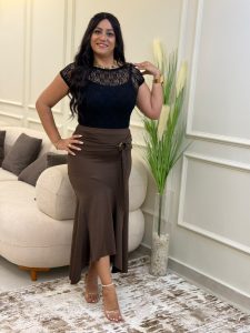 Long Skirt with a Belt and a Ring at the Waist - Image 6