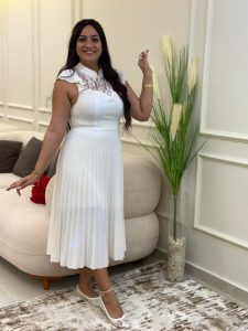 Sleeveless Plain Color Long Dress with Lace - Image 8