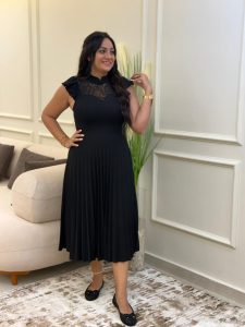 Sleeveless Plain Color Long Dress with Lace - Image 3