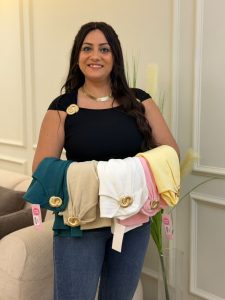 Sleeveless Two Side Brooch Top - Image 4