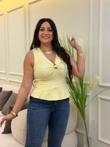 Sleeveless Front Brooch Top