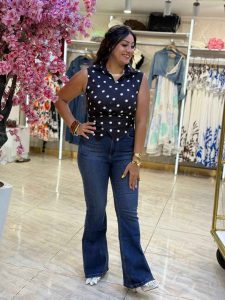 Plain Color Sleeveless Blouse - Image 2