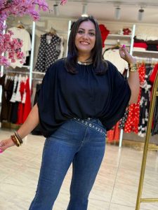 ⁦Wide Plain Color Blouse⁩ - الصورة ⁦4⁩