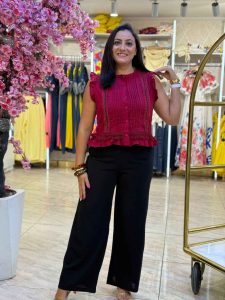 Sleeveless Plain Color Blouse - Image 10