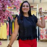Sleeveless Plain Color Blouse