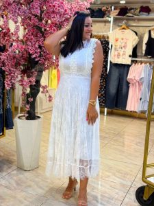 Sleeveless Long Guipure Lace Dress - Image 3