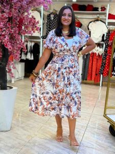 Short-sleeved Patterned Viscose Dress with a Tie-waist. - Image 17