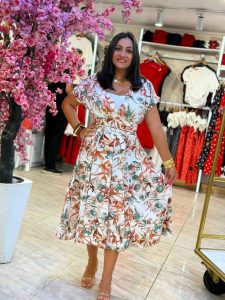 Short-sleeved Patterned Viscose Dress with a Tie-waist. - Image 18