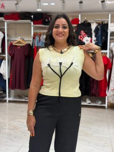 ⁦Sleeveless Front Flowers Top⁩ - الصورة ⁦9⁩
