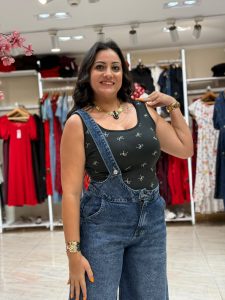 Sleeveless T-shirt - Image 12