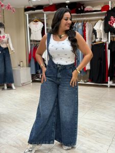 Sleeveless T-shirt - Image 8