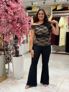 ⁦Sleeveless Guipure Lace Blouse⁩ - الصورة ⁦2⁩