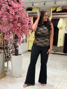 ⁦Sleeveless Guipure Lace Blouse⁩ - الصورة ⁦3⁩