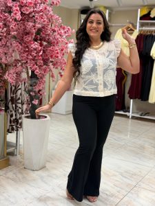 ⁦Short Ruffle Sleeve Blouse⁩ - الصورة ⁦5⁩