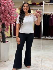 ⁦White Off Shoulder Guipure Top⁩ - الصورة ⁦2⁩