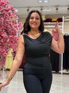Sleeveless Blouse with Brooch on the Shoulder