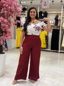Short Sleeve Flowery Top - Image 4
